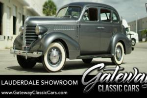 1938 Pontiac Silver Streak Photo