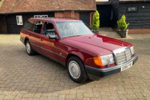 Mercedes-Benz 200 T TIMP WARP CONDITION EXTREMELEY RARE ONE FOR THE COLLECTION Photo