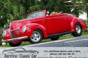 1939 Ford Deluxe Convertible Photo