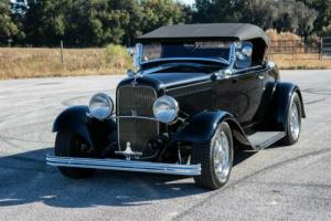 1932 Ford Model 18 Deluxe Photo