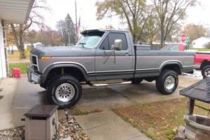 1986 Ford F-250 Photo