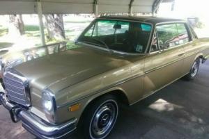 1972 Mercedes-Benz 200-Series 1972 MERCEDES-BENZ 250C SUNROOF COUPE Photo