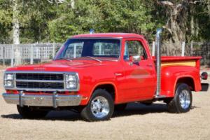 1979 Dodge Lil Red Express Lil Red Express / 360 V8 / A/C Photo