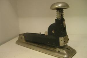ANTIQUE Vintage E. H. HOTCHKISS Norwalk CT Model 1A Stapler Patented 1918