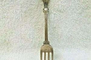 Hotchkiss Schreuder Medallion Sterling Silver 6" Fork, No Monogram Antique