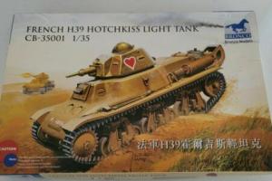 Bronco French H39 Hotchkiss Light Tank 1/35 Armor Model Kit Photo