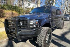 2004 Ford Excursion XLT Photo
