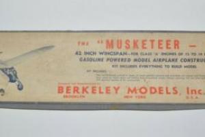 VINTAGE BERKELEY THE MUSKETEER BALSA MODEL AIRPLANE KIT - 42