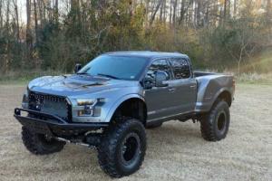 2022 Ford F-250 LARIAT ULTIMATE Photo
