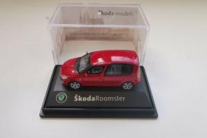 Red Skoda Roomster 1/72 Abrex Cararama boxed/packaged Photo