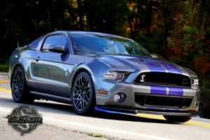 2013 Ford Mustang blue Photo