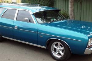  Chrysler Valiant 1976 4D Wagon 4SP Manual 4 3L Carb 