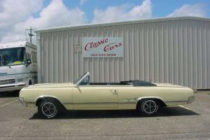 1965  OLDSMOBILE  442  CONVERTIBLE  FOUR  SPEED Photo