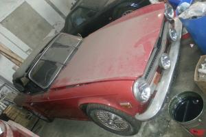  TRIUMPH TR6 FOR VERY LIGHT RESTORATION GENUINE BARN FIND MUST SEE THIS ONE Photo