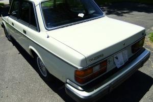 1982 volvo GL sedan 4-door 2.1 L GAS