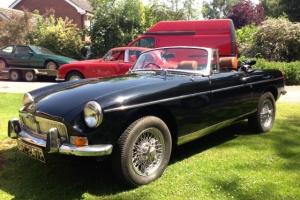 MGB ROADSTER IN BLACK GOOD CONDITION 