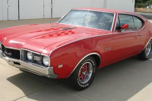 1968 Oldsmobile 442 2-Door Holiday Coupe