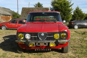  Alfa Romeo julia 1968 1750 twin cam and twin webbers. Bellisimo 