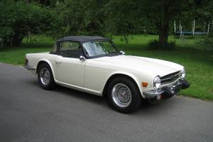 1975 Triumph TR6 Roadster, Old English White, outstanding restored car Photo