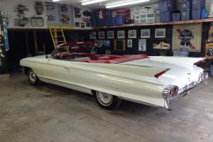 1961 CADILLAC DEVILLE COVERTIBLE WHITE RED TOP EXCELLENT CONDITION