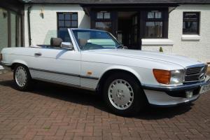  1988 MERCEDES 300 SL AUTO Complete with hardtop 
