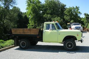 1971 International 1310 4WD Dual Wheel 4spd with Power up/Power Down Dump Bed Photo