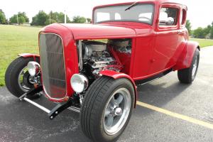 RED 5 WINDOW COUPE Photo