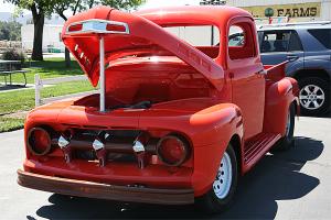 1951 FORD F-1, V8, CLASSIC HOT ROD, INCLUDES MATCHING ORANGE AND BROWN TRAILER Photo