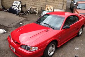  FORD MUSTANG AUTO RED V8 