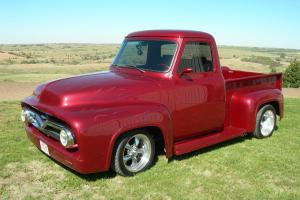 Custom F-100 Ford Pickup