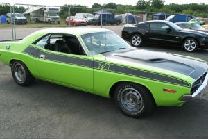  1974 DODGE CHALLENGER - SUB LIME GREEN.1971 CLONE  Photo