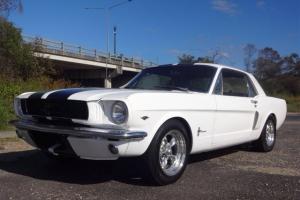 Ford Mustang 1966 White Black Stripes 2D Hardtop 3 SP Automatic 4 7L Carb 