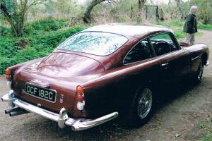  ASTON MARTIN DB5 Dubonnet Red 