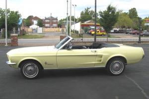 1967 Ford Mustang Convertible - Rare yellow - Recently restored