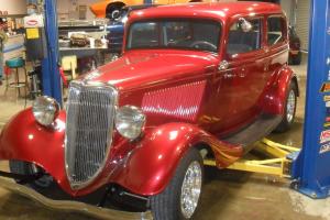 1934 Ford Two Door Sedan Nite Fire Red Pearl Metallic, 350 Van Dyne Chevy motor