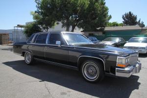 1986 Cadillac  Fleetwood Brougham Automatic 8 CYLINDER NO RESERVE Photo