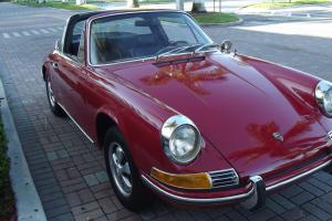 1969 PORSCHE 912 TARGA. COA. MATCHING NUMBERS. FACTORY POLO RED WITH BLACK. Photo