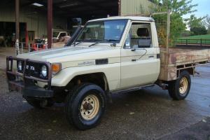  TOYOTA LANDCRUISER HJ75 CAB CHASSIS PICKUP 4WD 4X4 DIESEL  Photo