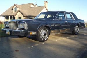 1988 Lincoln Town Car Signature Series Family Owned Since New! Photo