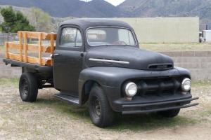 1951 FORD F-3 FLATBED TRUCK! Photo