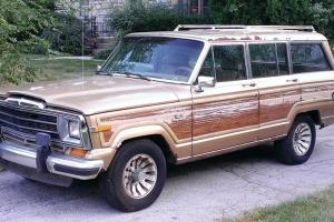 1986 Jeep Grand Wagoneer, 1 Owner, great project! Photo