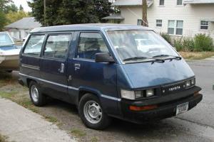 1987 Toyota Van Wagon DX Mini Passenger Van 3-Door 2.2L Photo