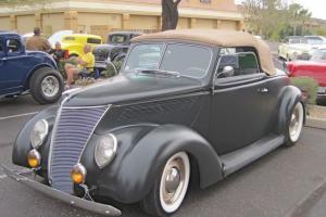 1937 Ford Cabriolet Photo