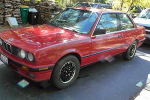 1989 BMW 325i Base Coupe 2-Door 2.5L Photo
