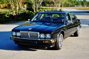 Absolutly stunning 1988 Jaguar XJ6 low miles no issues dayton wire wheels mint Photo
