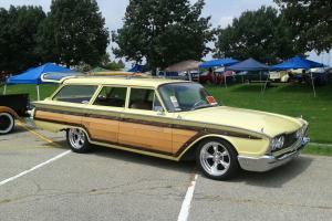1960 Ford Country Squire station wagon Photo