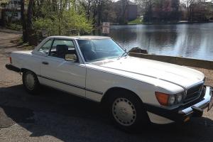 MERCEDES BENZ 560 SL CONVERTIBLE HARD TOP SHOWROOM MINT LOW MILES  MUST SEE NEW
