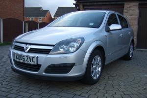  2006 VAUXHALL ASTRA CLUB TWINPORT SILVER SERVICE HISTORY 
