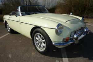  MG C MGC ROADSTER 1969 PROFESSIONAL REPAINT IN SNOWBERRY WHITE COMPLETE 03/2013 