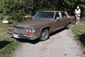 Cadillac : Fleetwood Brougham has V8-6-4 Fuel Injection